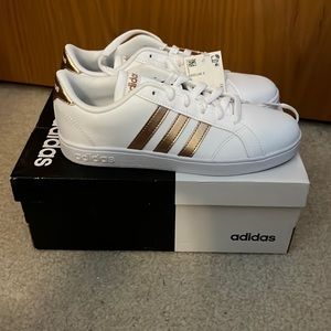 NEW Adidas Baseline K shoes (kids)